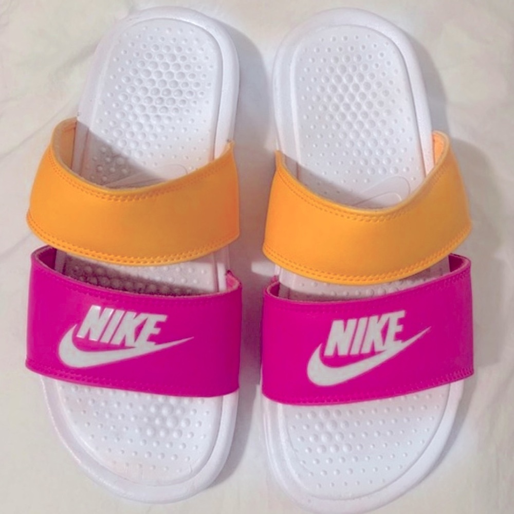 Nike Benassi Slides